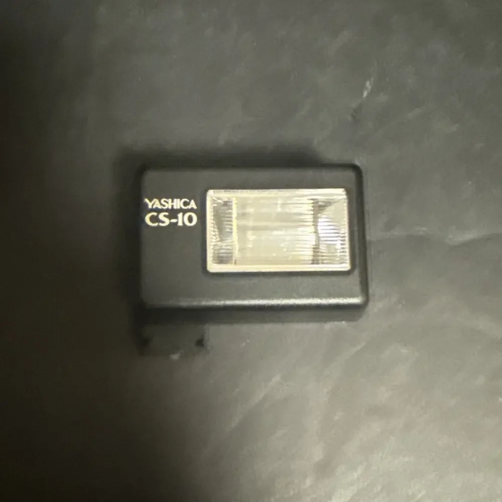 Yashica CS-10 Auto Shoe Mount Camera Flash Battery Power Tested Photography